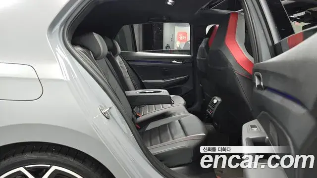 Volkswagen Golf 2025 — Şəkil 1/31