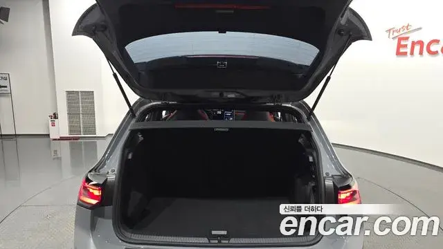 Volkswagen Golf 2025 — Şəkil 29/31