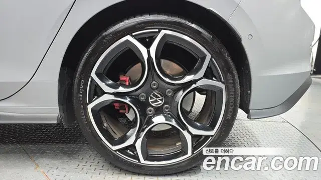 Volkswagen Golf 2025 — Şəkil 4/31