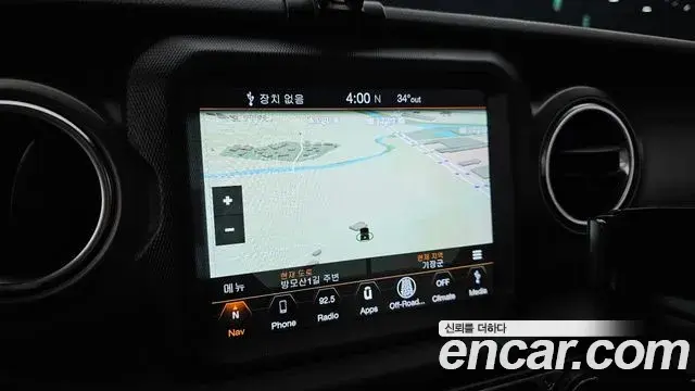 Jeep Wrangler 2018 — Şəkil 17/20