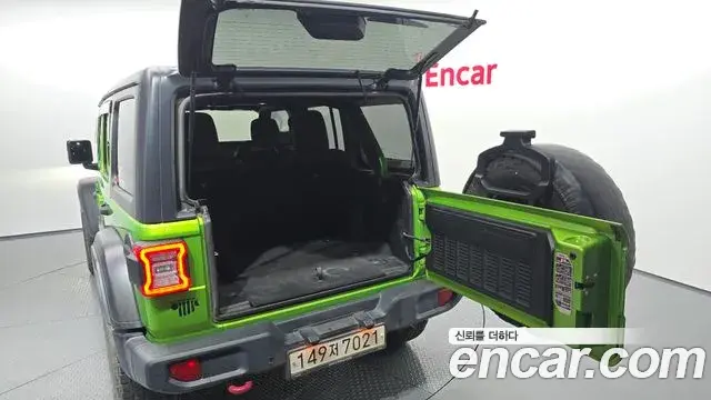 Jeep Wrangler 2018 — Şəkil 9/20