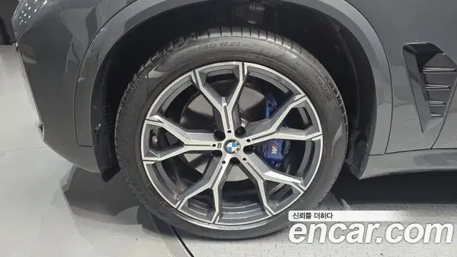 BMW X5 2025 — Photo 8/30