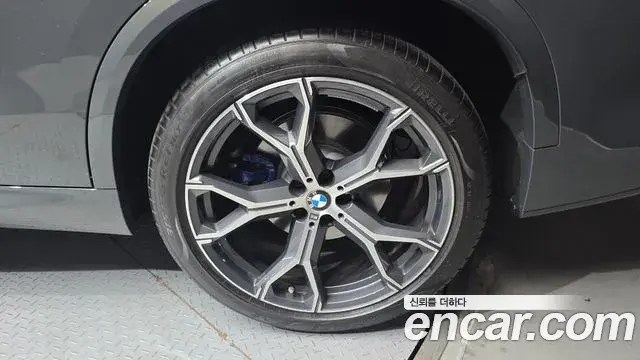 BMW X5 2025 — Photo 22/30