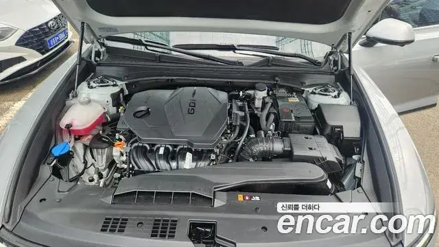 Hyundai Grandeur Hybrid 2023 — Photo 2/14