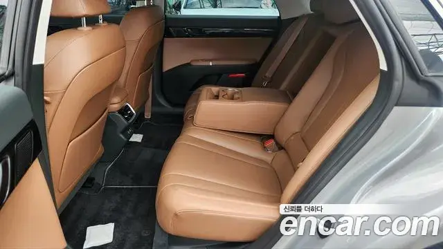 Hyundai Grandeur Hybrid 2023 — Photo 6/14