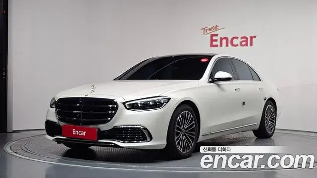 Mercedes-Benz S-Class 2022 — ფოტო 31/32