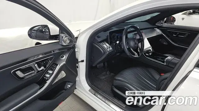 Mercedes-Benz S-Class 2022 — ფოტო 24/32