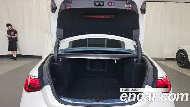 Mercedes-Benz S-Class 2022 — ფოტო 16/32