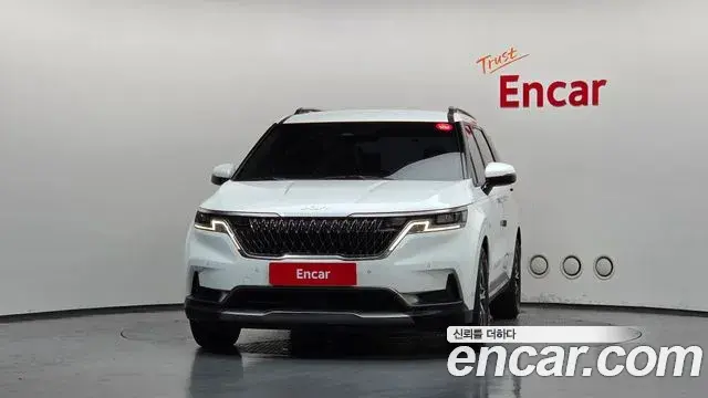 Kia Carnival 2023 — ფოტო 13/34
