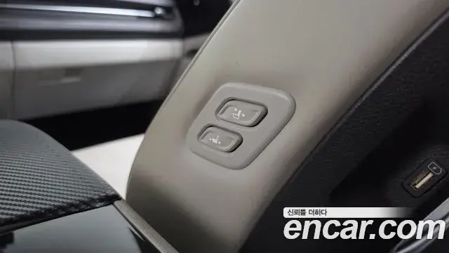 Kia Carnival 2023 — ფოტო 2/34