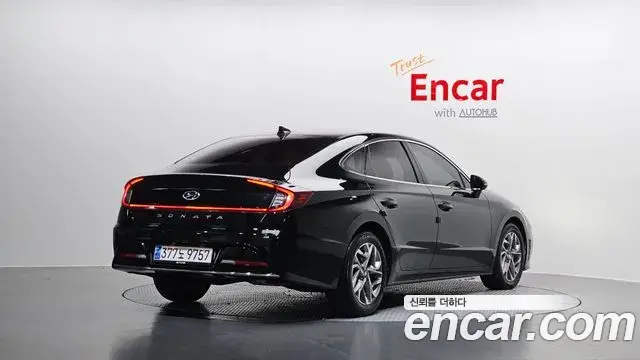 Hyundai Sonata 2021 — Фото 2/20