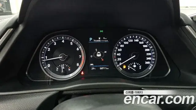 Hyundai Sonata 2021 — Фото 8/20
