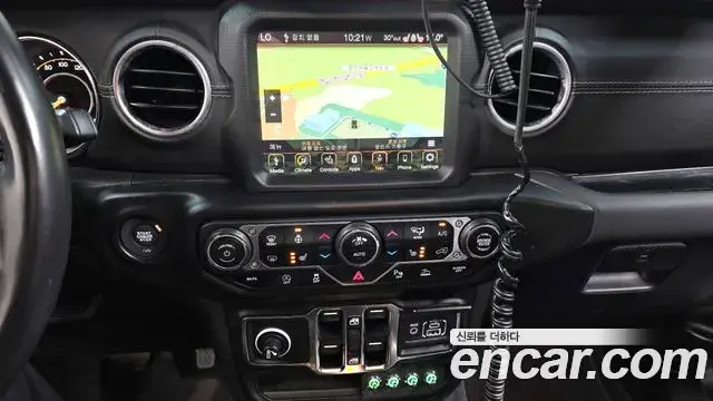 Jeep Wrangler 2021 — Photo 27/37