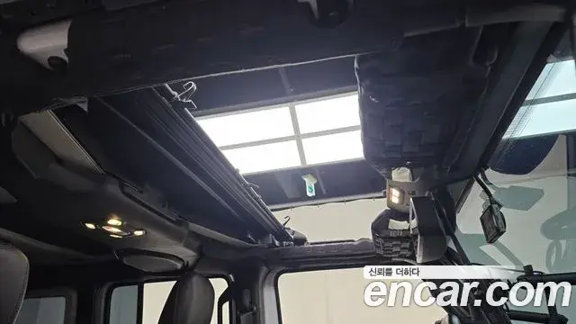 Jeep Wrangler 2021 — Photo 17/37