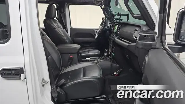 Jeep Wrangler 2021 — Photo 10/37