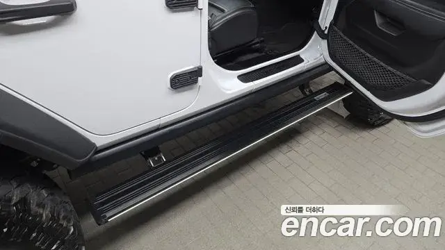 Jeep Wrangler 2021 — Photo 31/37