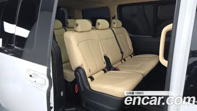 Hyundai Staria 2021 — Фото 12/20