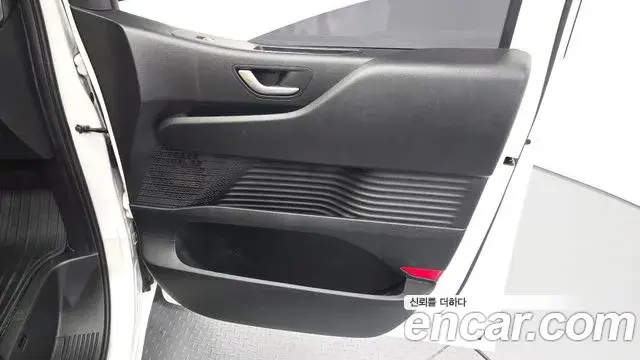 Hyundai Staria 2021 — Photo 24/31