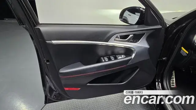 Genesis G70 2018 — Photo 18/30