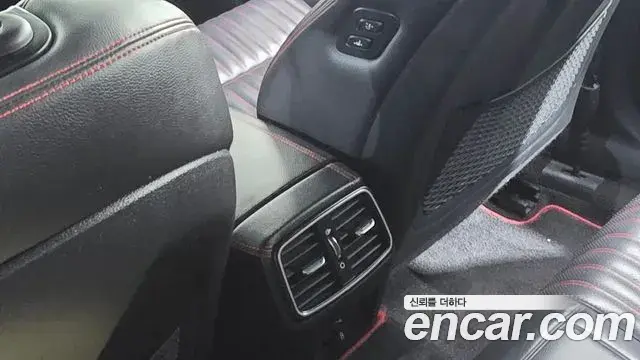 Genesis G70 2018 — Photo 21/30