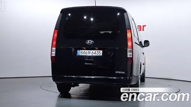 Hyundai Staria 2022 — Фото 4/20