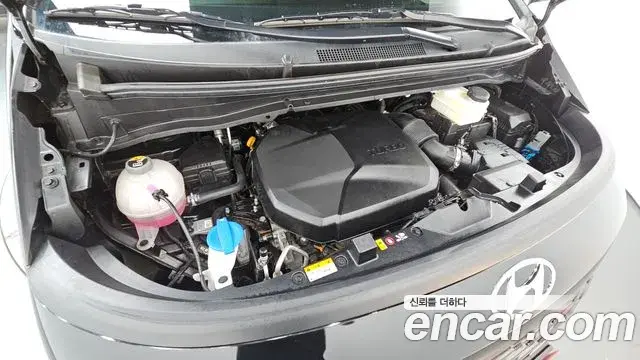 Hyundai Staria 2022 — Фото 6/20