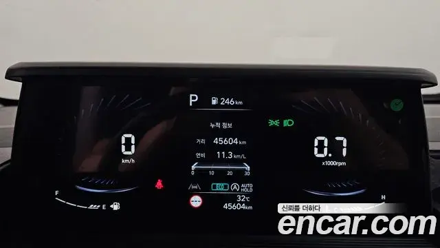 Hyundai Staria 2022 — Фото 8/20