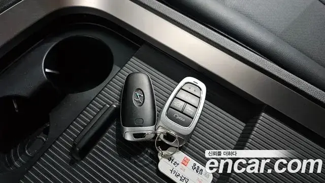 Hyundai Staria 2022 — Фото 13/20
