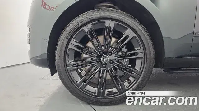 Land Rover Range Rover 2025 — ფოტო 20/20