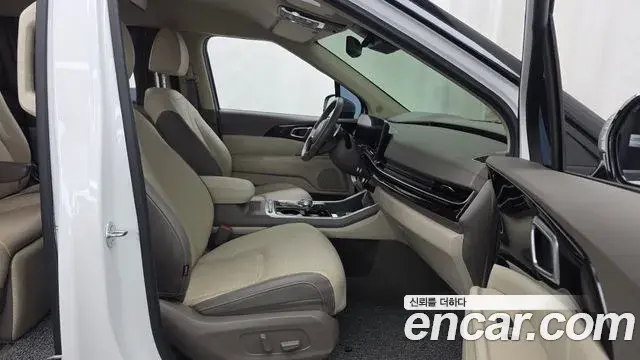 Kia Carnival 2024 — Photo 5/38