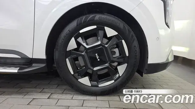 Kia Carnival 2024 — Photo 7/38