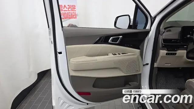 Kia Carnival 2024 — Photo 15/38