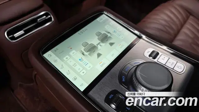 Genesis G90 2022 — ფოტო 26/31