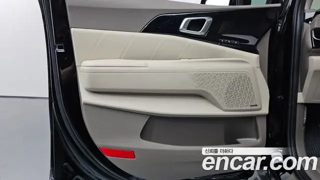Kia Carnival 2024 — Photo 32/37