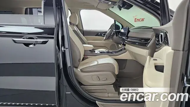 Kia Carnival 2024 — Photo 17/37