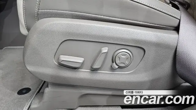 Kia Carnival 2024 — Photo 27/37