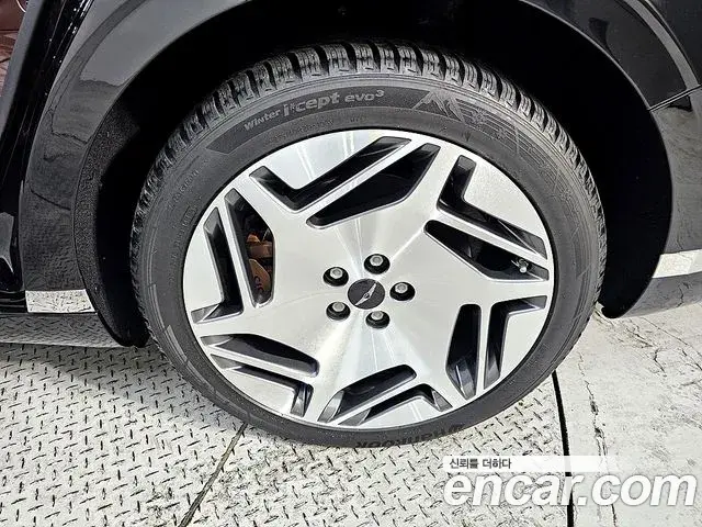 Genesis G90 2022 — Photo 13/20