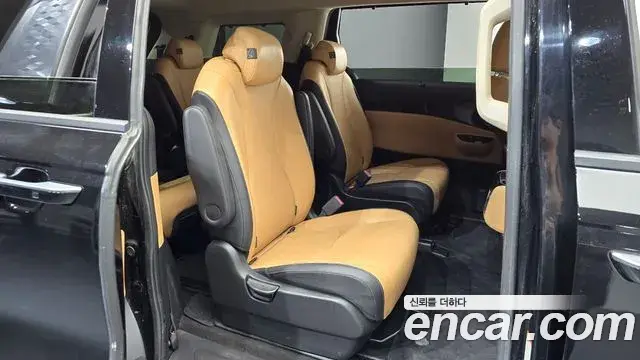 Kia Carnival 2022 — Photo 11/20