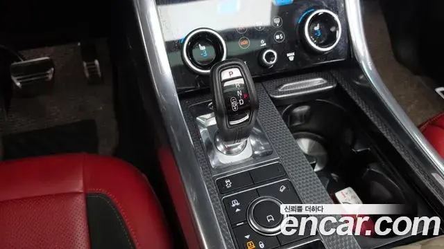 Land Rover Range Rover Sport 2019 — ფოტო 25/34