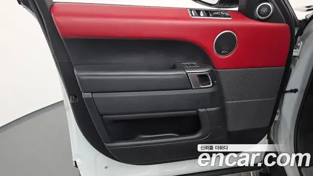 Land Rover Range Rover Sport 2019 — ფოტო 13/34