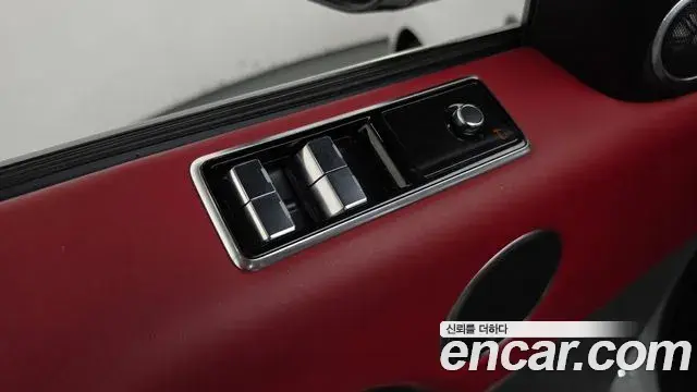 Land Rover Range Rover Sport 2019 — ფოტო 31/34