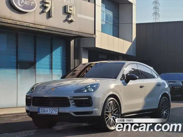 Porsche Cayenne 2022 — ფოტო 2/20