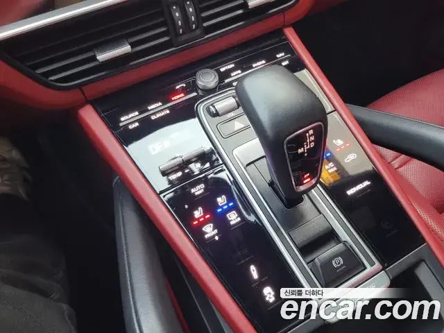 Porsche Cayenne 2022 — ფოტო 3/20