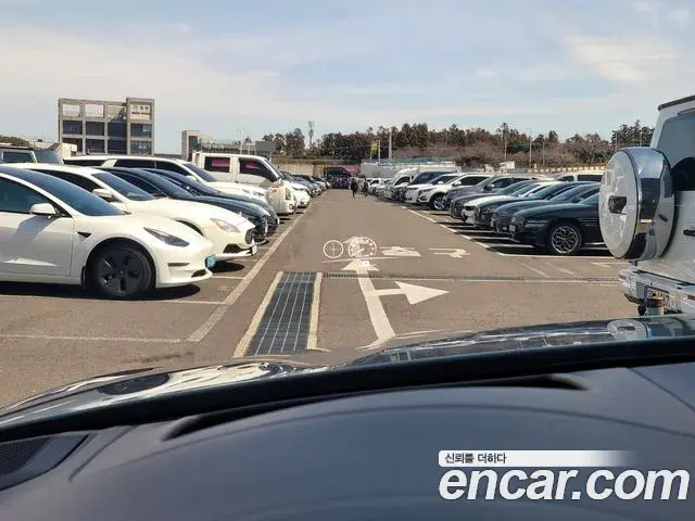 Porsche Cayenne 2022 — ფოტო 11/20