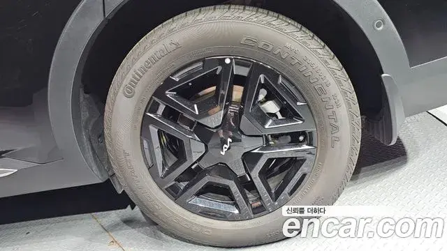 Kia Sorento 2024 — ფოტო 22/36