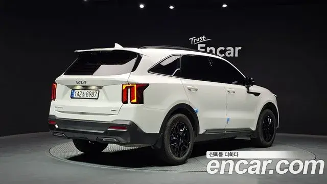 Kia Sorento 2024 — Фото 1/20