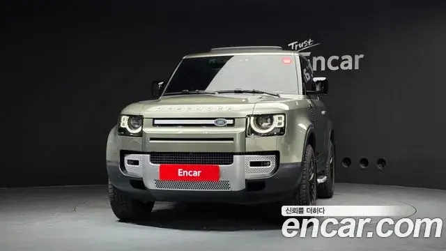 Land Rover Defender 2021 — Photo 24/40