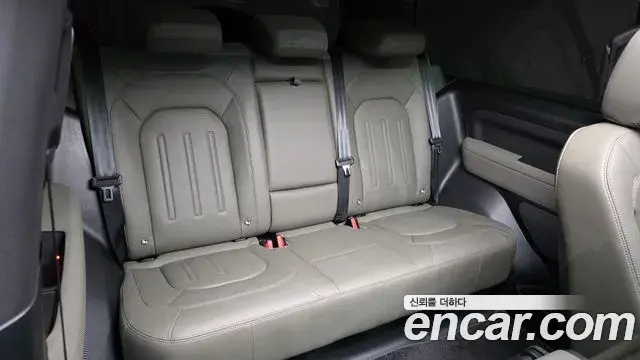 Land Rover Defender 2021 — Photo 21/40