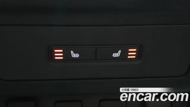 Land Rover Defender 2021 — Photo 6/40