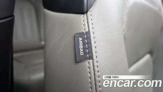Land Rover Defender 2021 — Photo 23/40